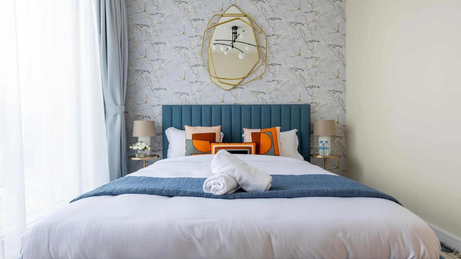 Magnificent - Luxurious 3+ 1 Bedroom Located In Downtown Dubai Apartment