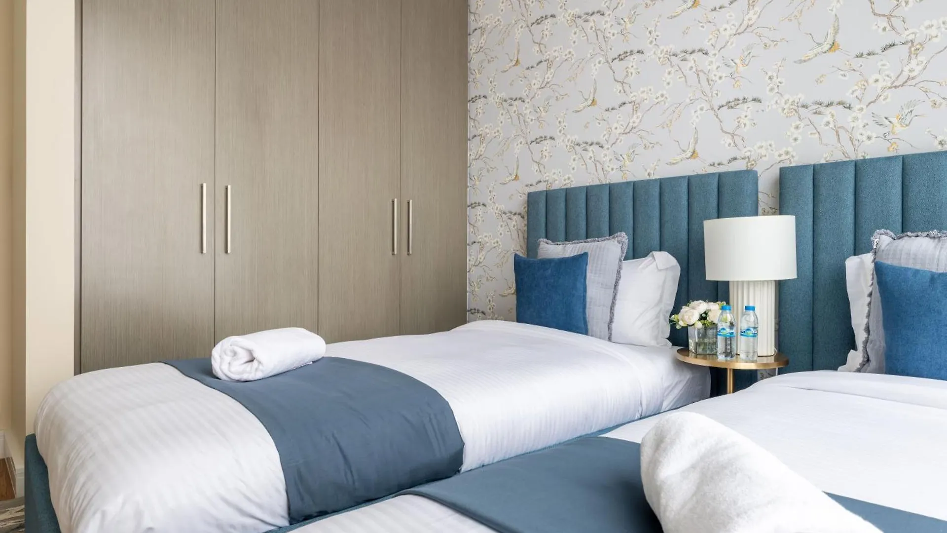 Magnificent - Luxurious 3+ 1 Bedroom Located In Downtown Dubai